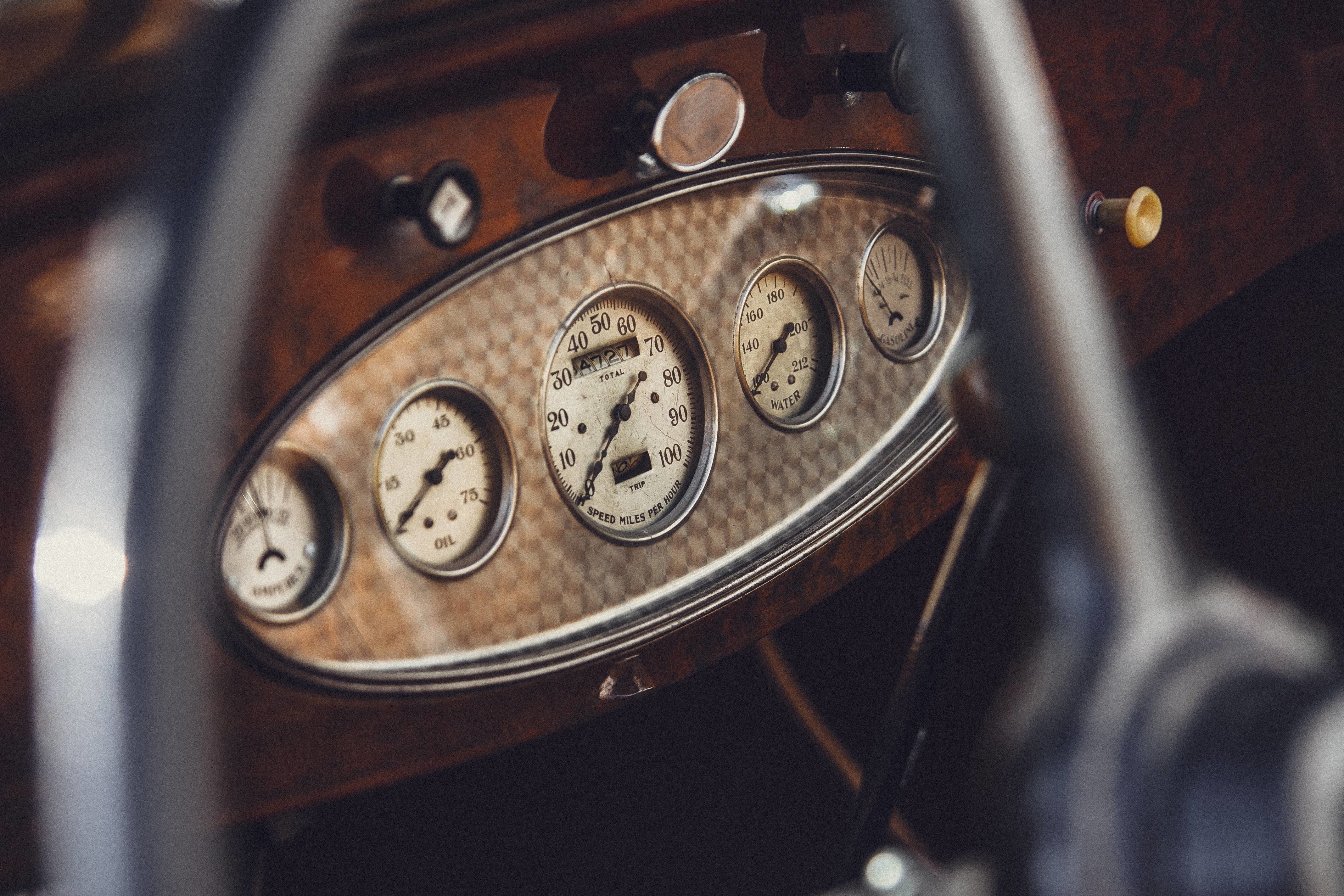 car dashboard gauge